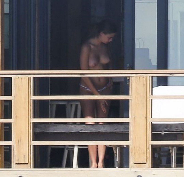 Cara Delevingne – Topless Paparazzi Pics in Malibu! 1